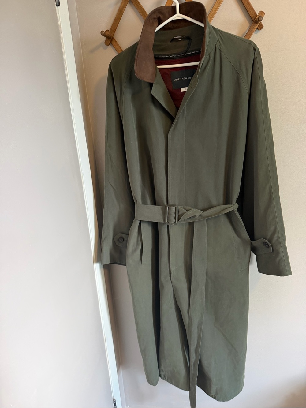 Jones New York Vintage Olive Green Trench Coat Suede Collar Zip Liner Belt 42R
